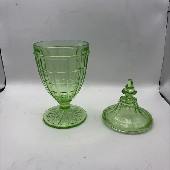 Anchor Hocking Block Optic Pattern Green Uranium Glass Footed Candy Dish & LID - Picture 5 of 13